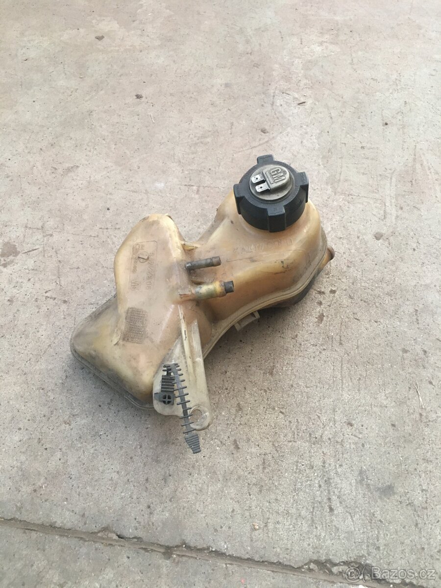 Nádobka chladící kapaliny Opel Calibra/ Vectra A