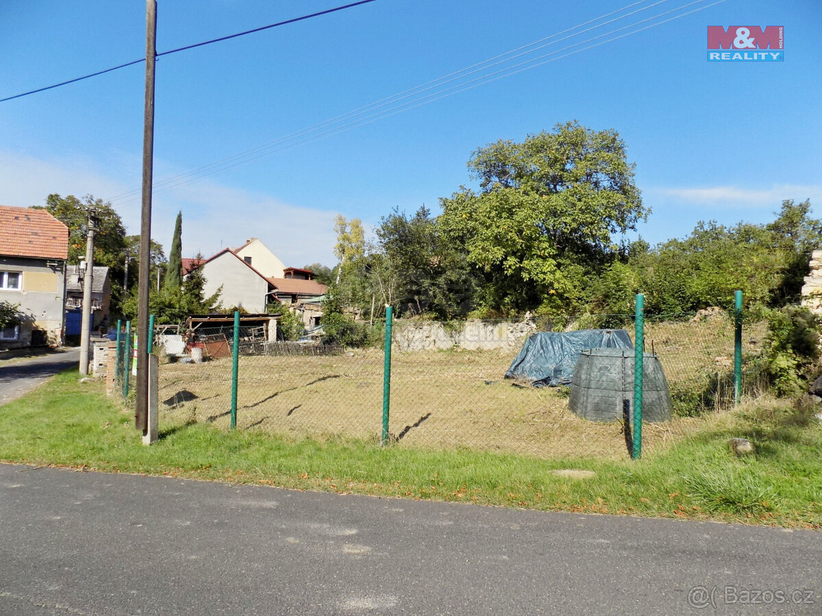 Prodej pozemku k bydlení, 594 m2 v obci Dlažkovice