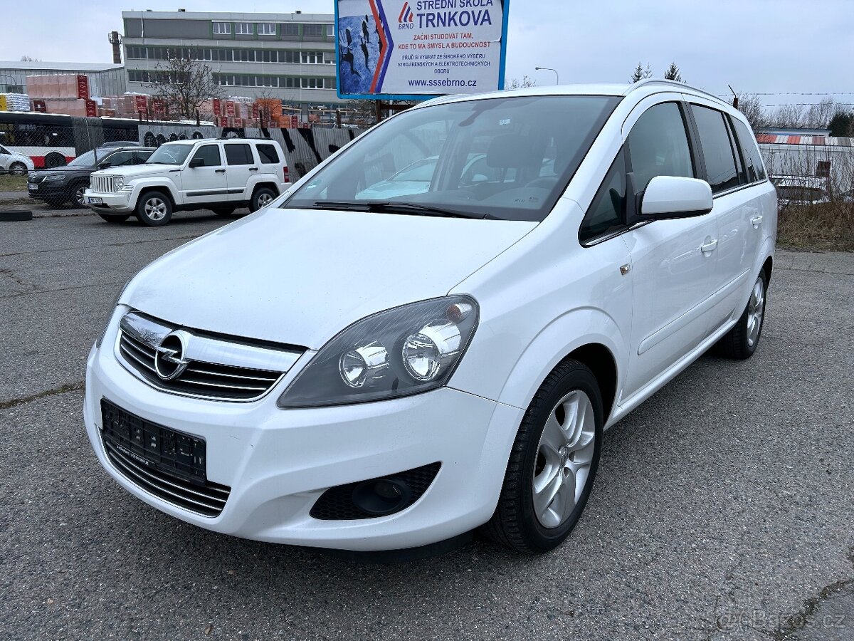 Opel Zafira B 1,8 16V 7 míst, bílá, 2011
