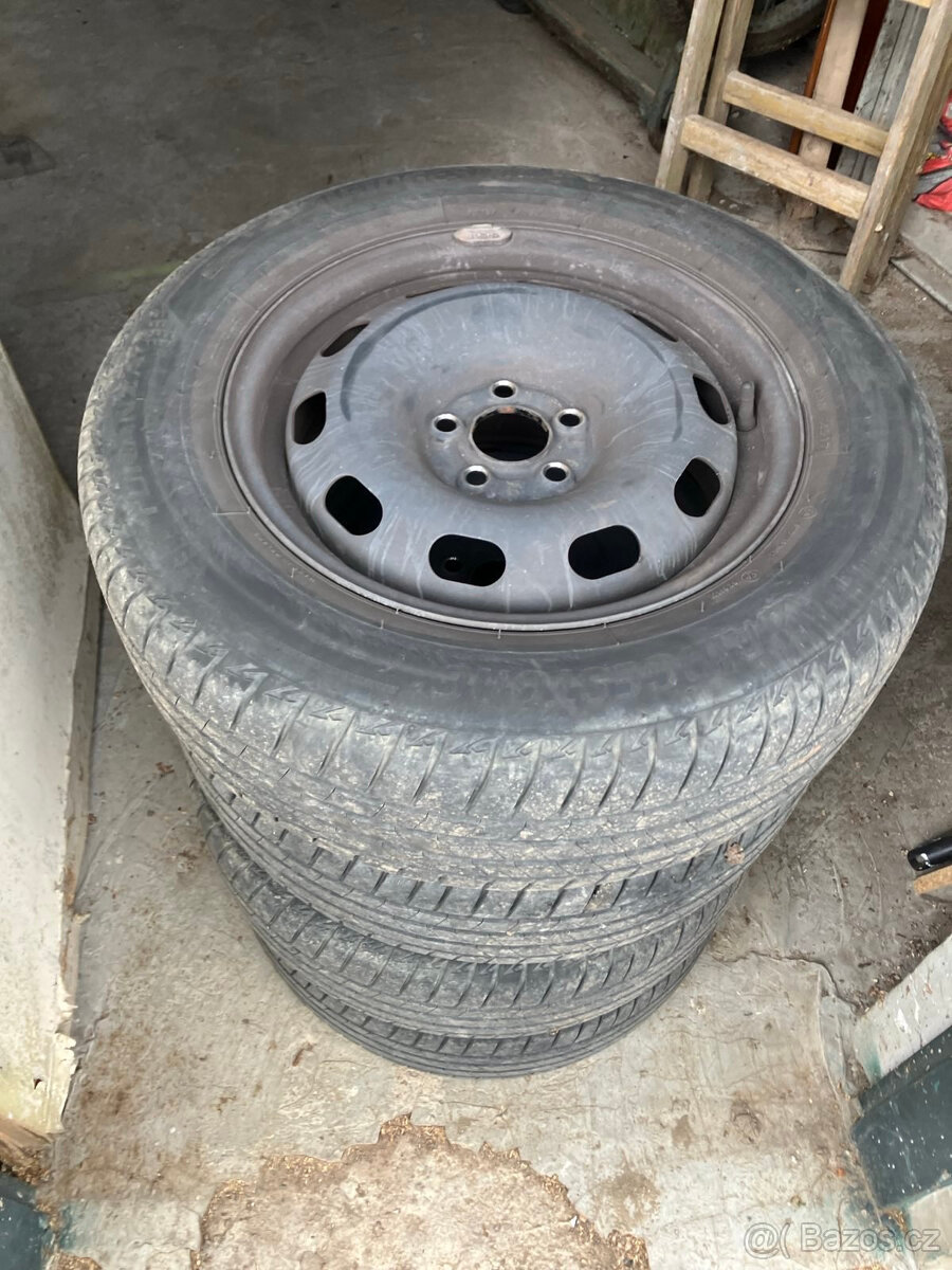 4 letní pneu na plechových discích 5x100, 195/65 R15