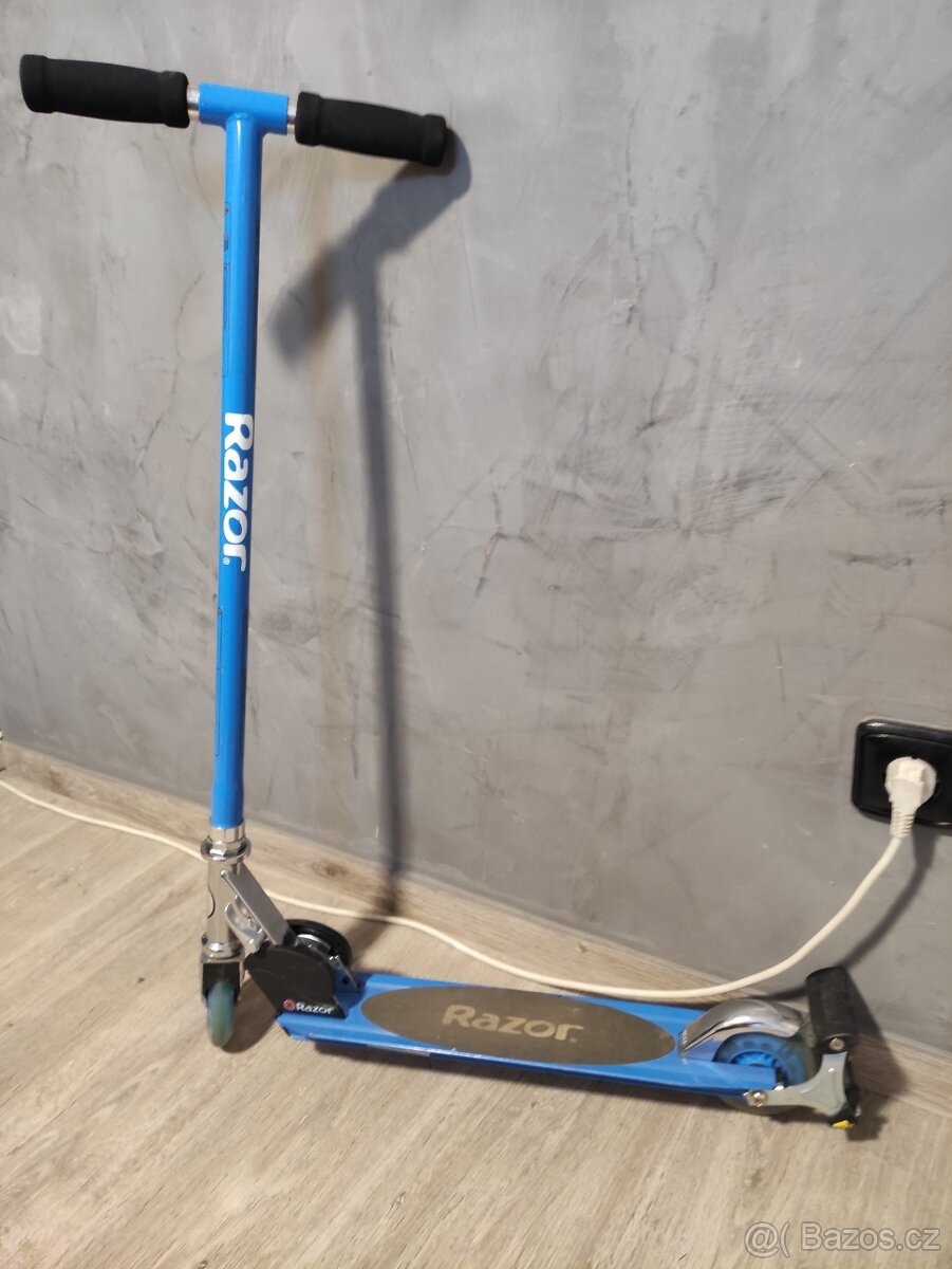 Koloběžka Razor S Sport Scooter, modrá