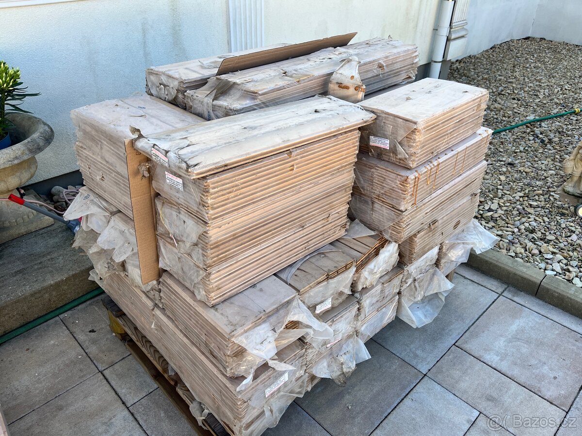 Dřevěná podlaha 40m2, masivní buková, tl.12mm,šíře 105mm