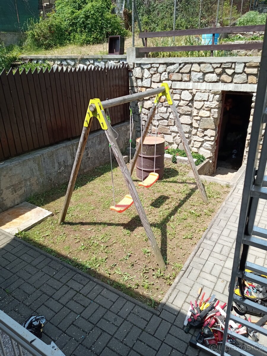 Dětská zahradní houpačka
