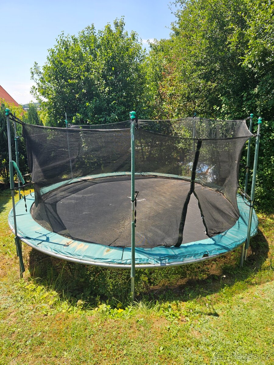 Trampolína