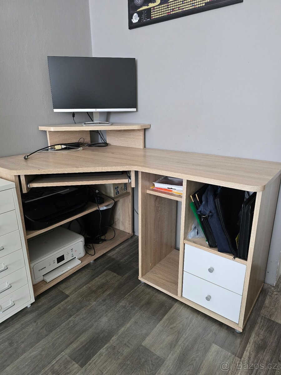 Rohový pracovní stůl