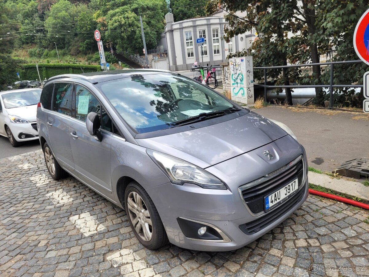 Peugeot 5008 1,6 HDi, r.v. 2015, defekt motoru