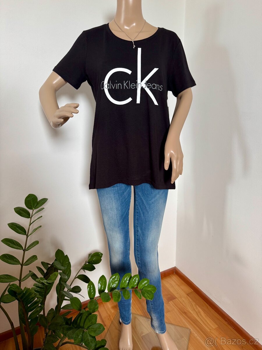 Černé tričko Calvin Klein Jeans vel. M