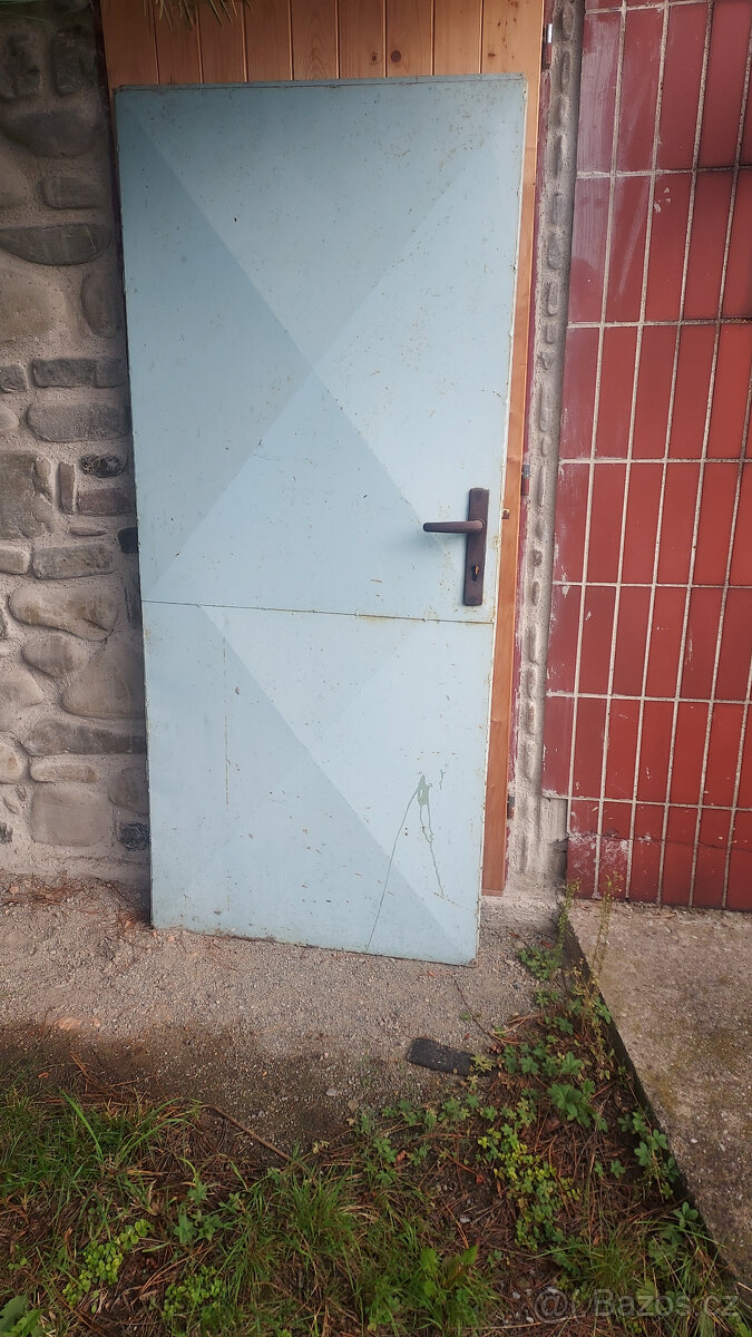 Plechové kovové dveře nízké atyp 80x183 - PRAVÉ