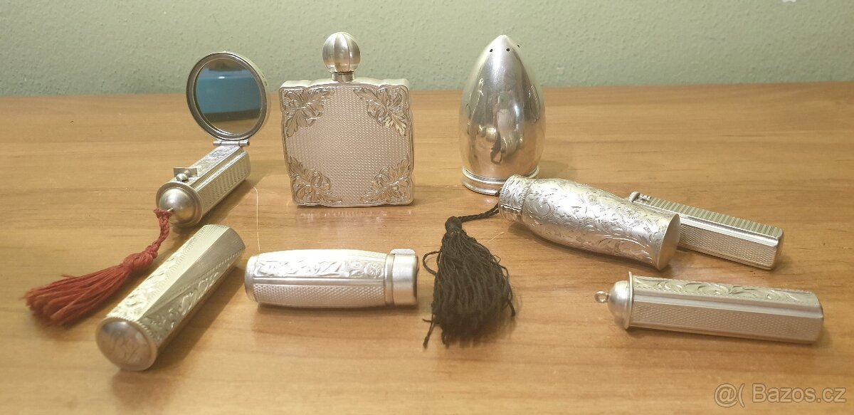 STŘÍBRNÉ PŘEDMĚTY RTĚNKY FLAKON GRAVÍROVÁNO