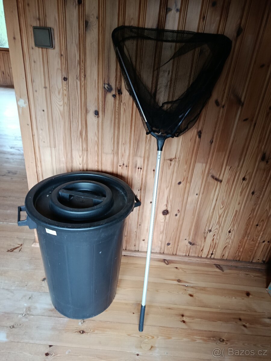 Černý barel a podběrák