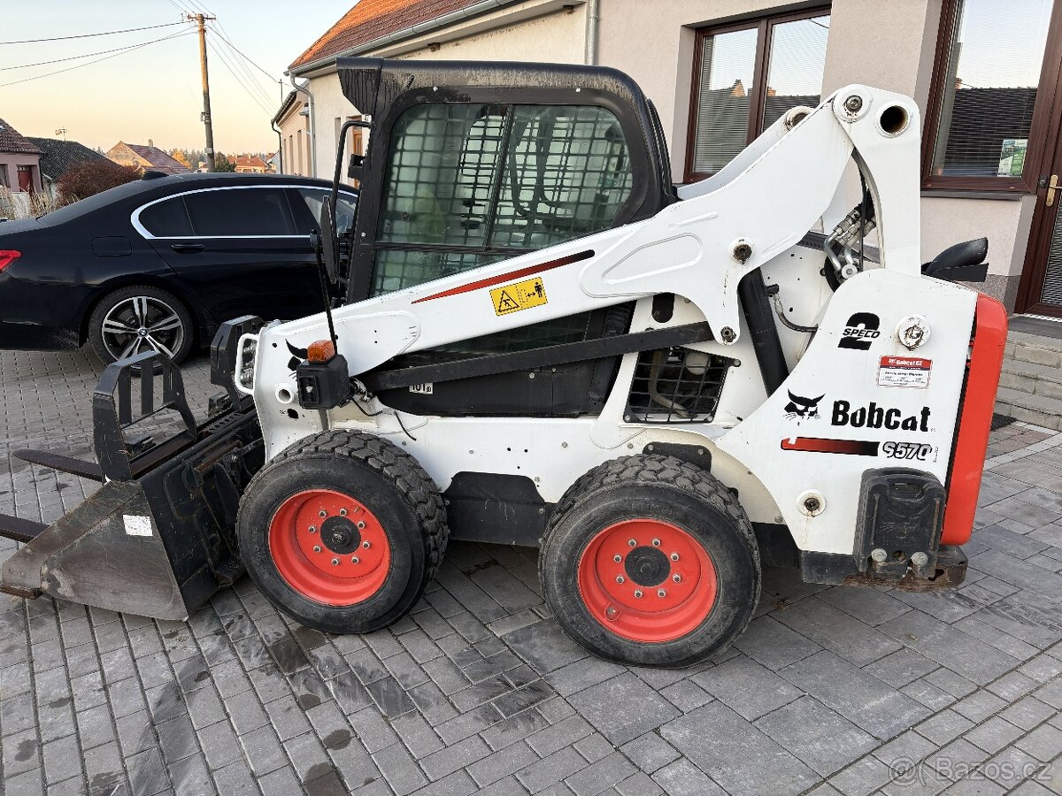 Smykový nakladč Bobcat S570