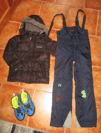 Chlapecká bunda. oteplovačky - 128, boty - ALPINE PRO, 33