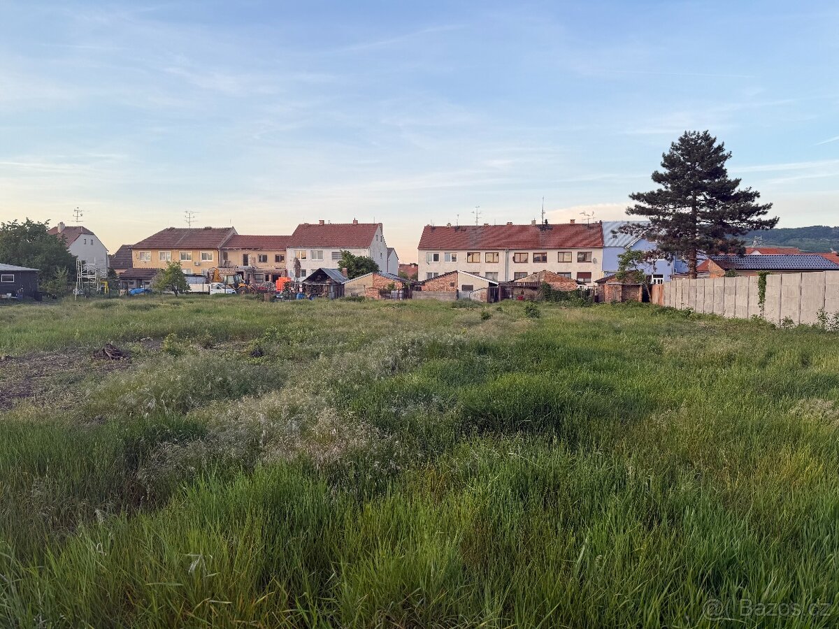 Prodej stavebního pozemku 994 m²