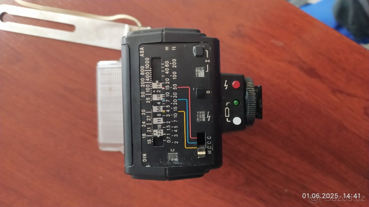 Blesk METZ mecablitz 30BCT4