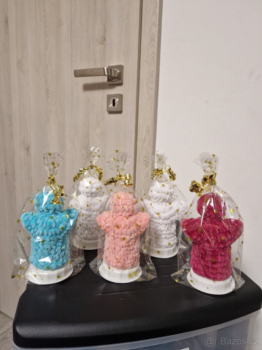 Háčkovaný andílek s LED podsvícením