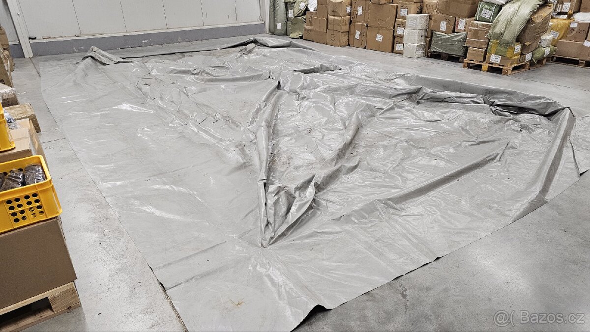 Krycí plachta na bazén