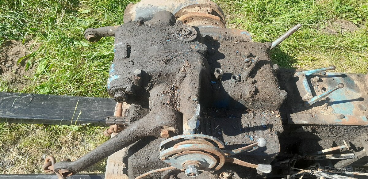 Prodám víko hydrauliky zetormatic zetor 4511, 5611, 5645