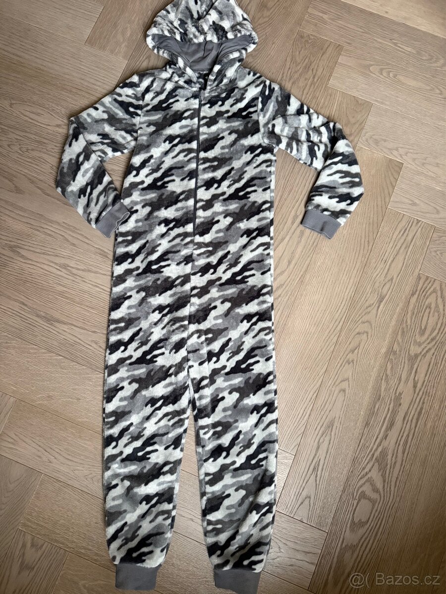 Fleecový overal C&A vel. 140