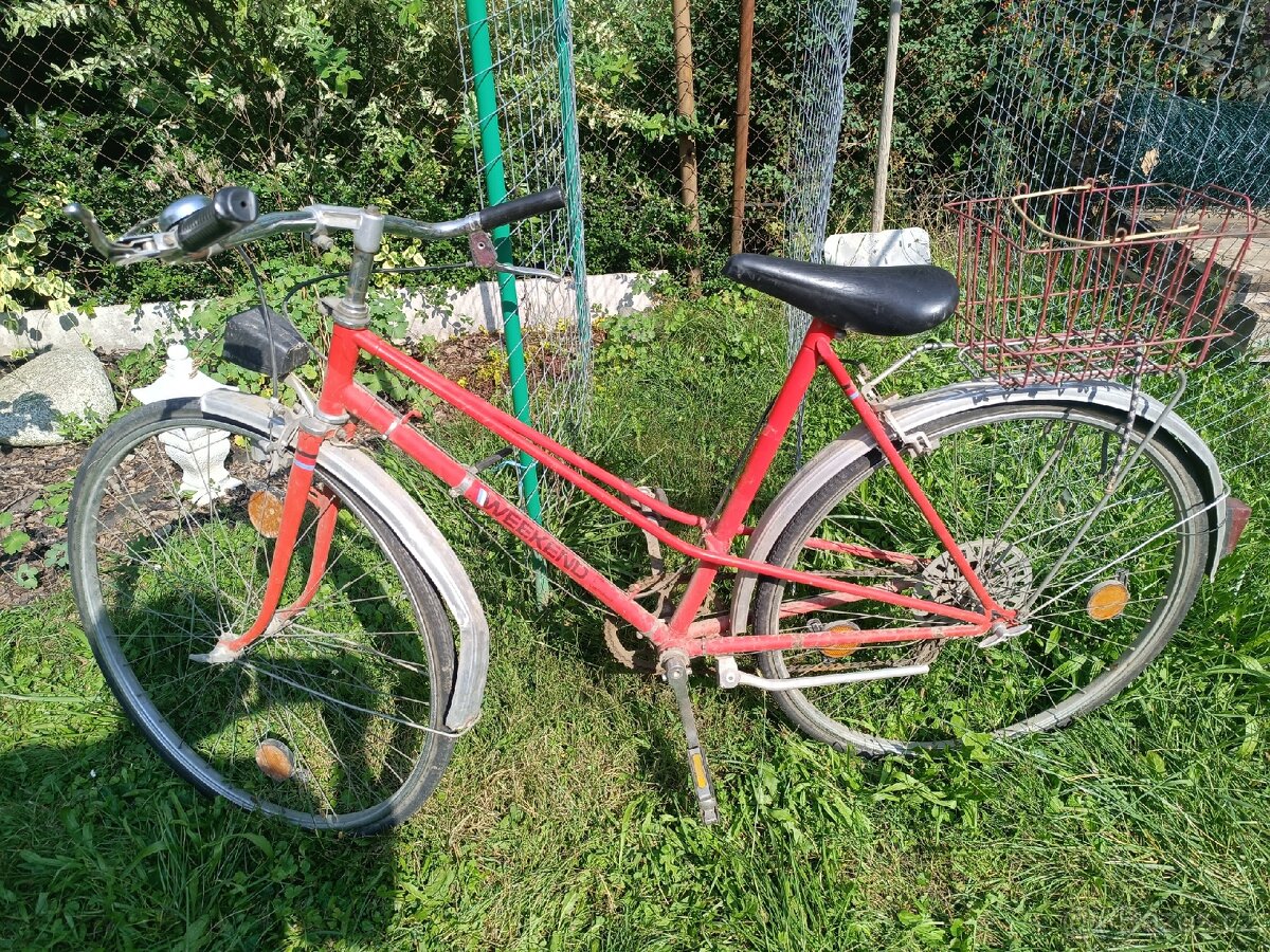 Staré dámské kolo