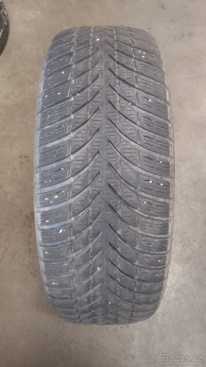 Zimni pneu 215/65/16