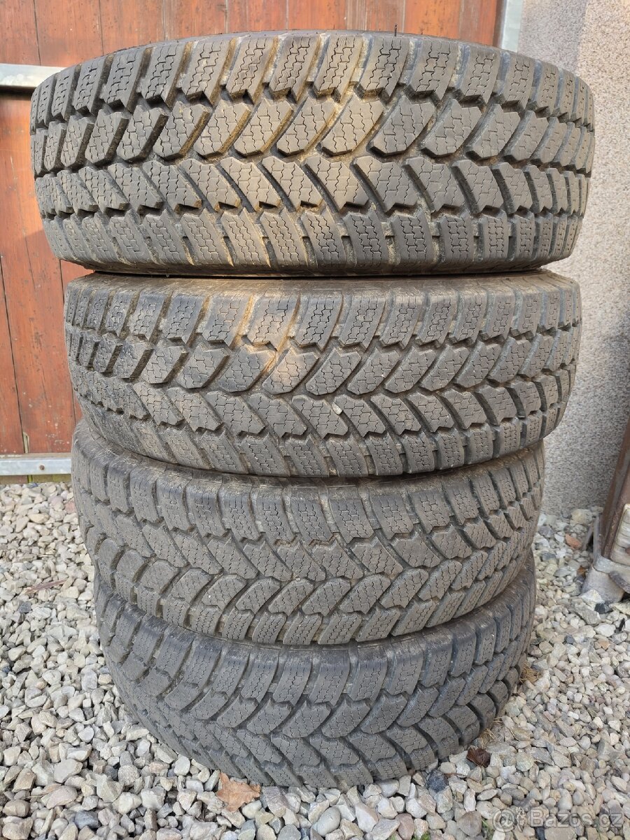 225/75/16