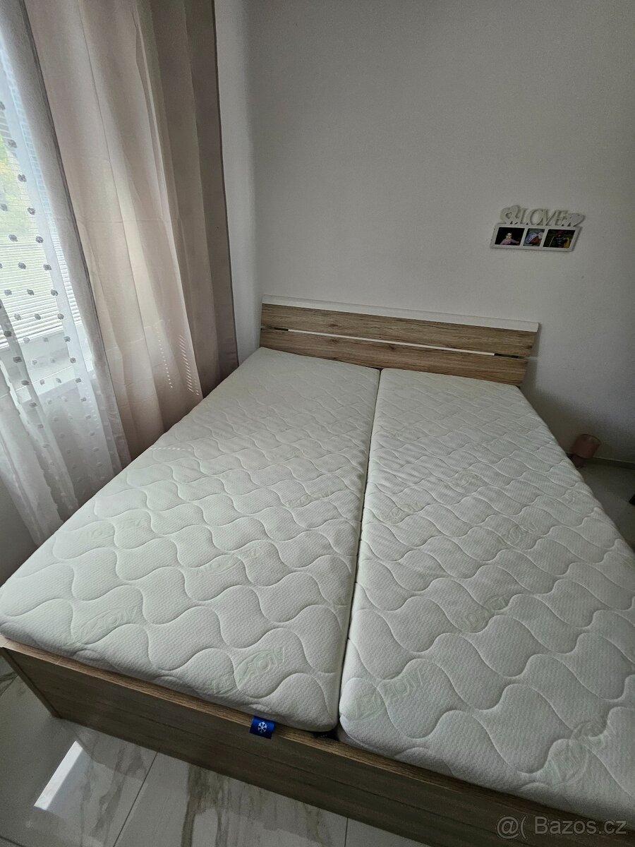 Manželská postel