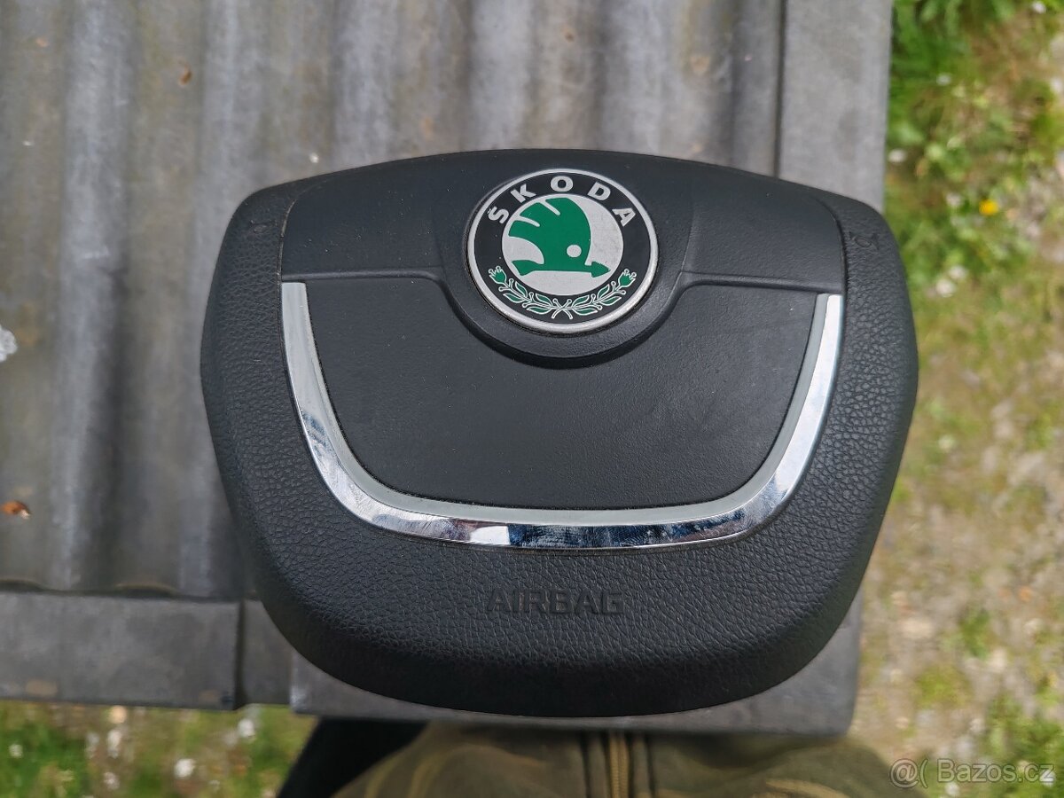 Airbag řidiče škoda
