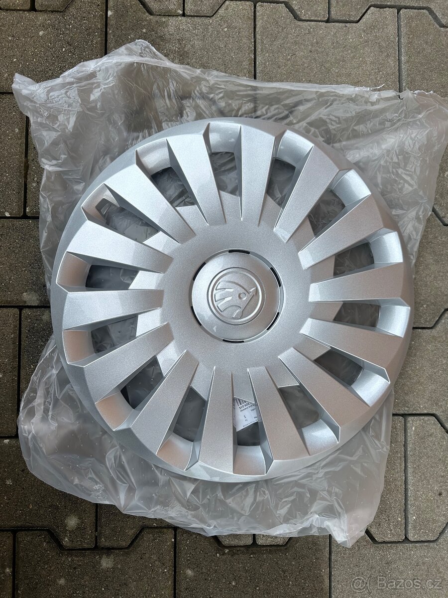Originální poklice R16 Škoda 5E0 kryty kol R 16 Nová