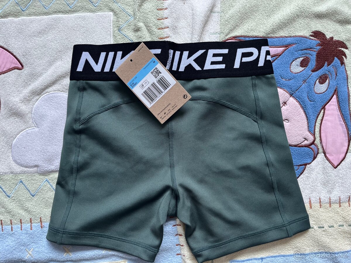 Nike Pro kratasy