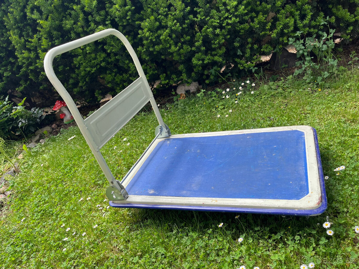 Plošinový vozík se sklopným madlem
