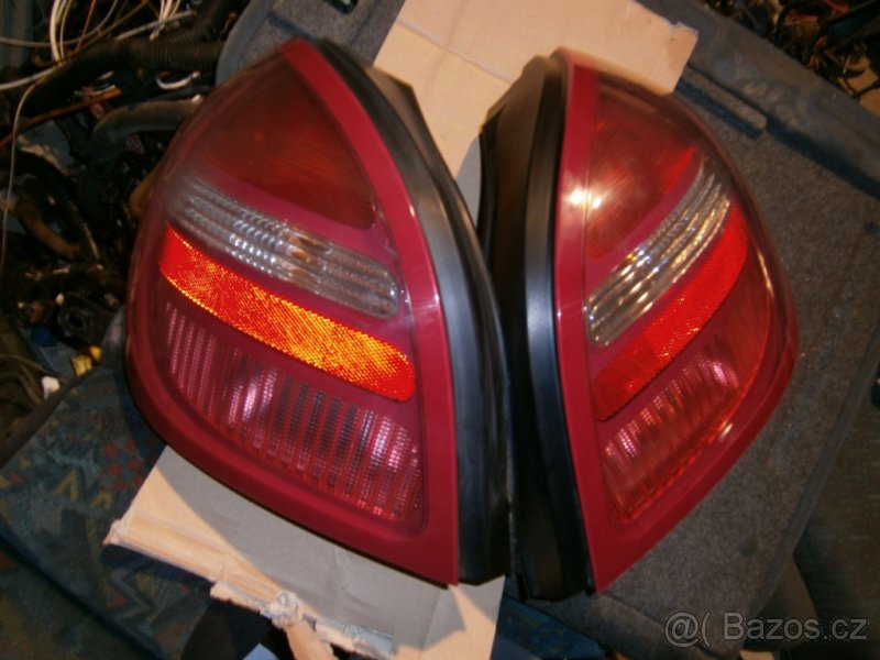NISSAN ALMERA N16 hatchback (2000-2002) ===ZADNÍ SVĚTLA===