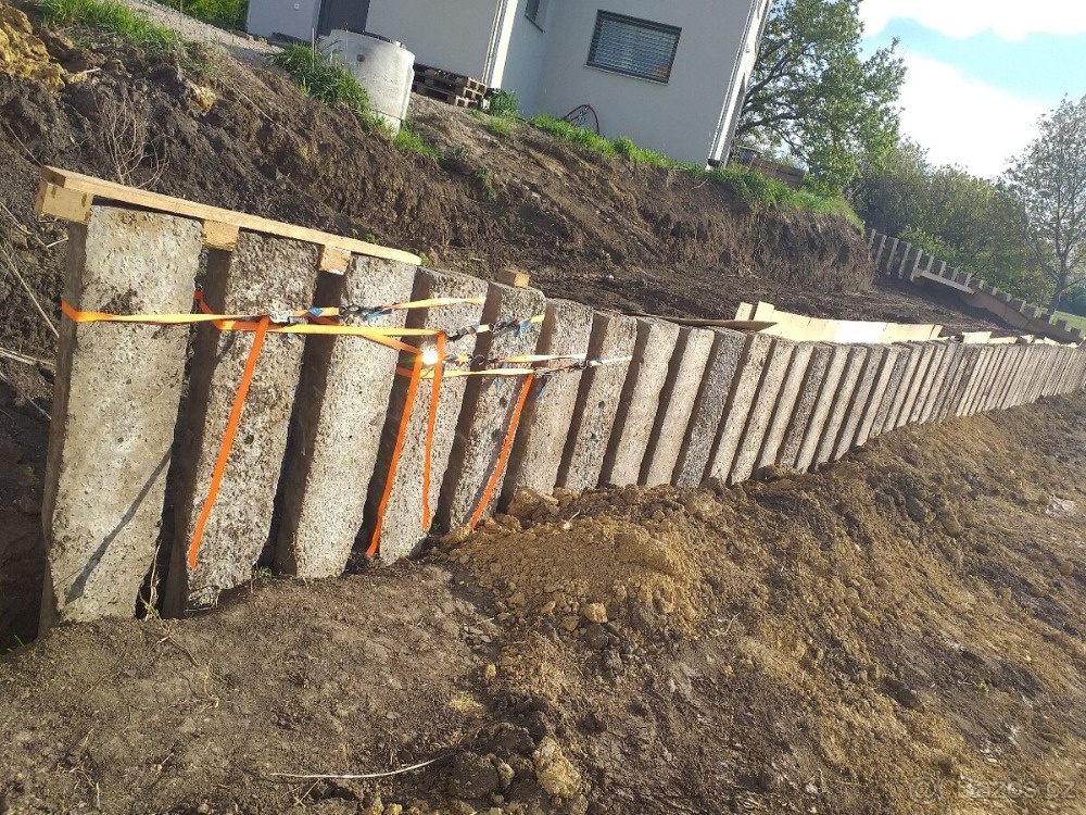 Hlína,zemina ,jíl  na úpravu pozemku okolí domu zahrady