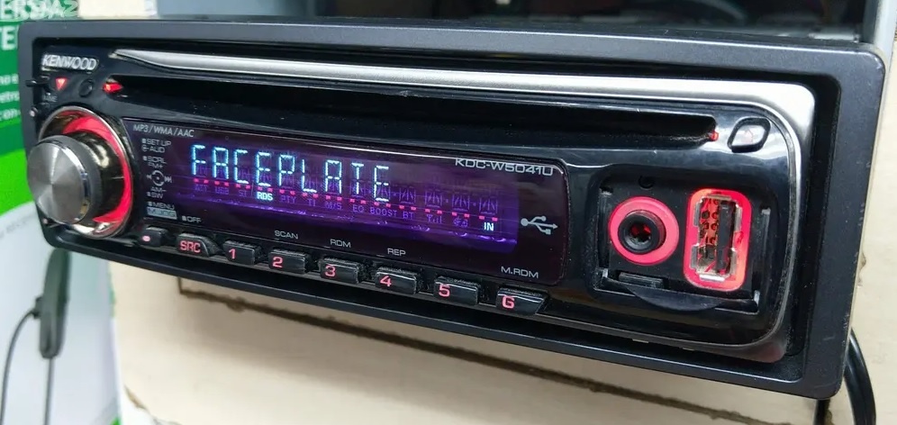 Kenwood KDC-W5041U s CD,Mp3 USB
