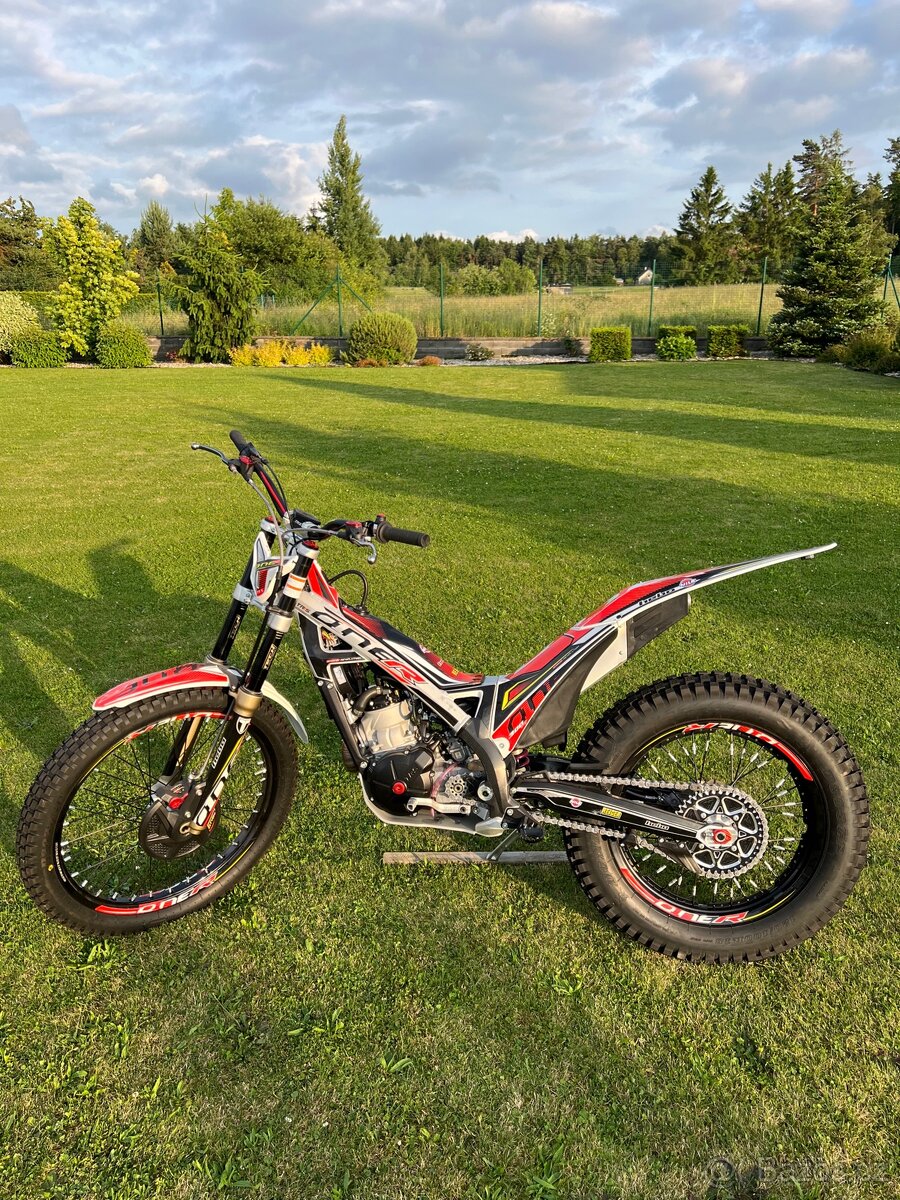TRS ONE R 300 2023