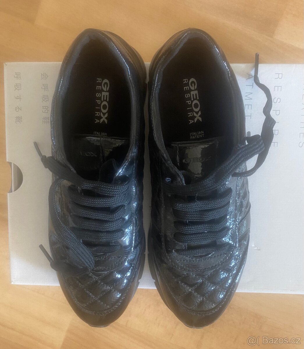Černé elegantní boty Geox vel 36