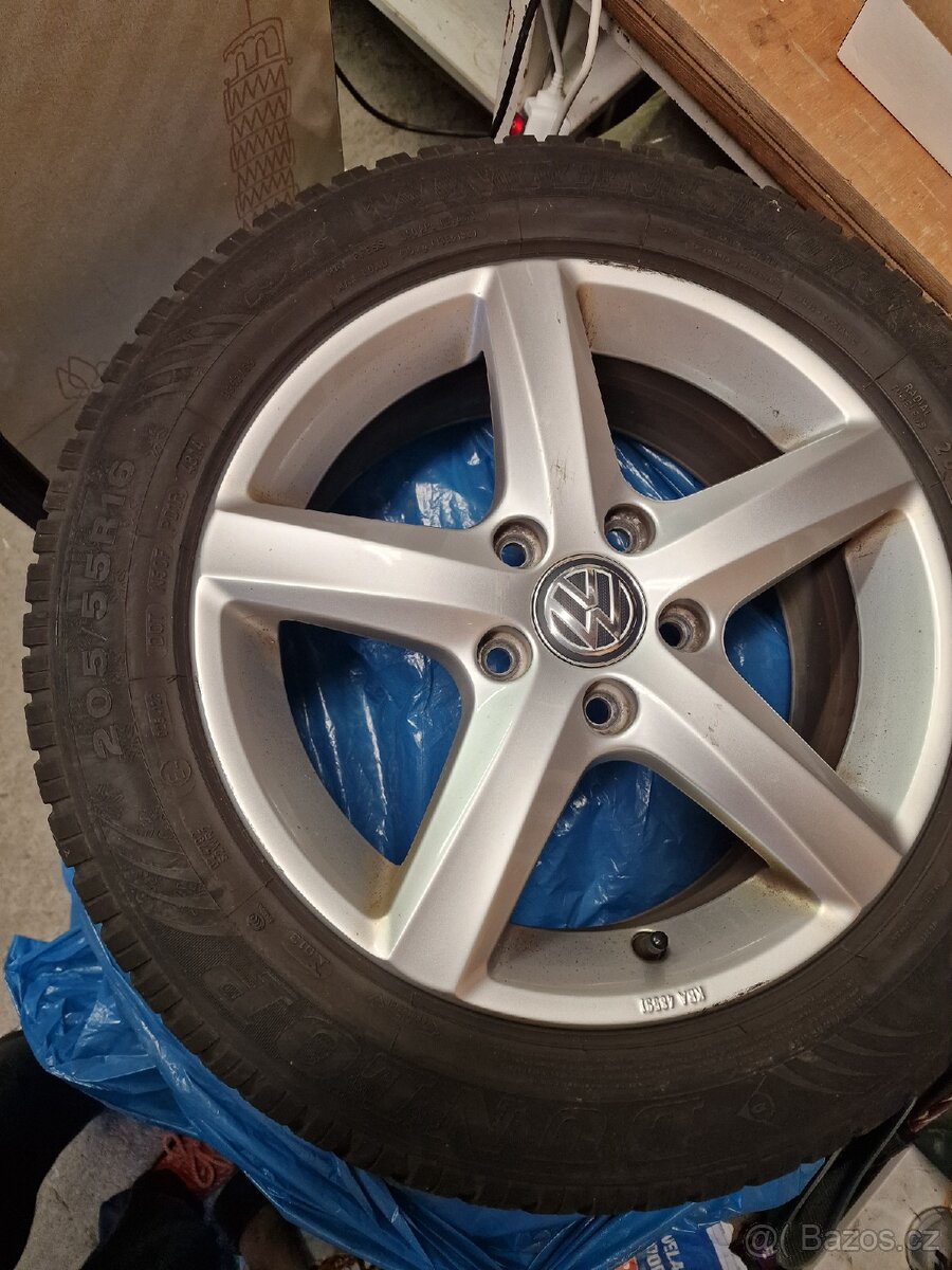 Zimní pneu VW  205/55/R16 Dunlop