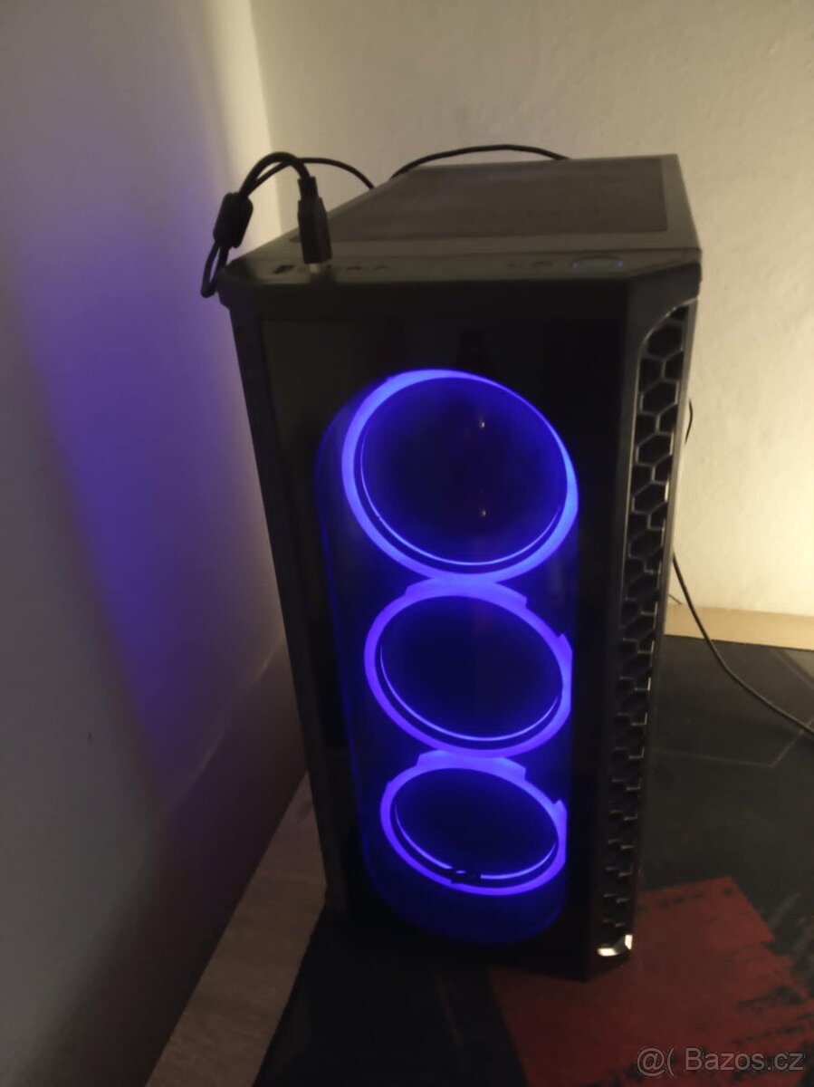 stolní pc