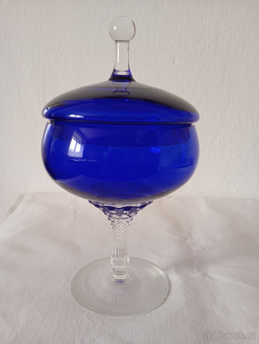 Dóza z kobaltového skla