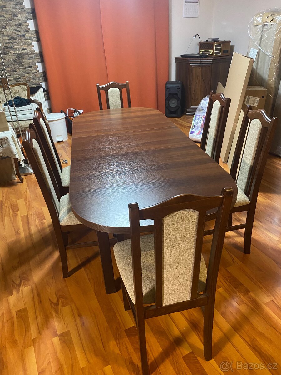 Rozkládací jídelní stůl + 6 židlí
