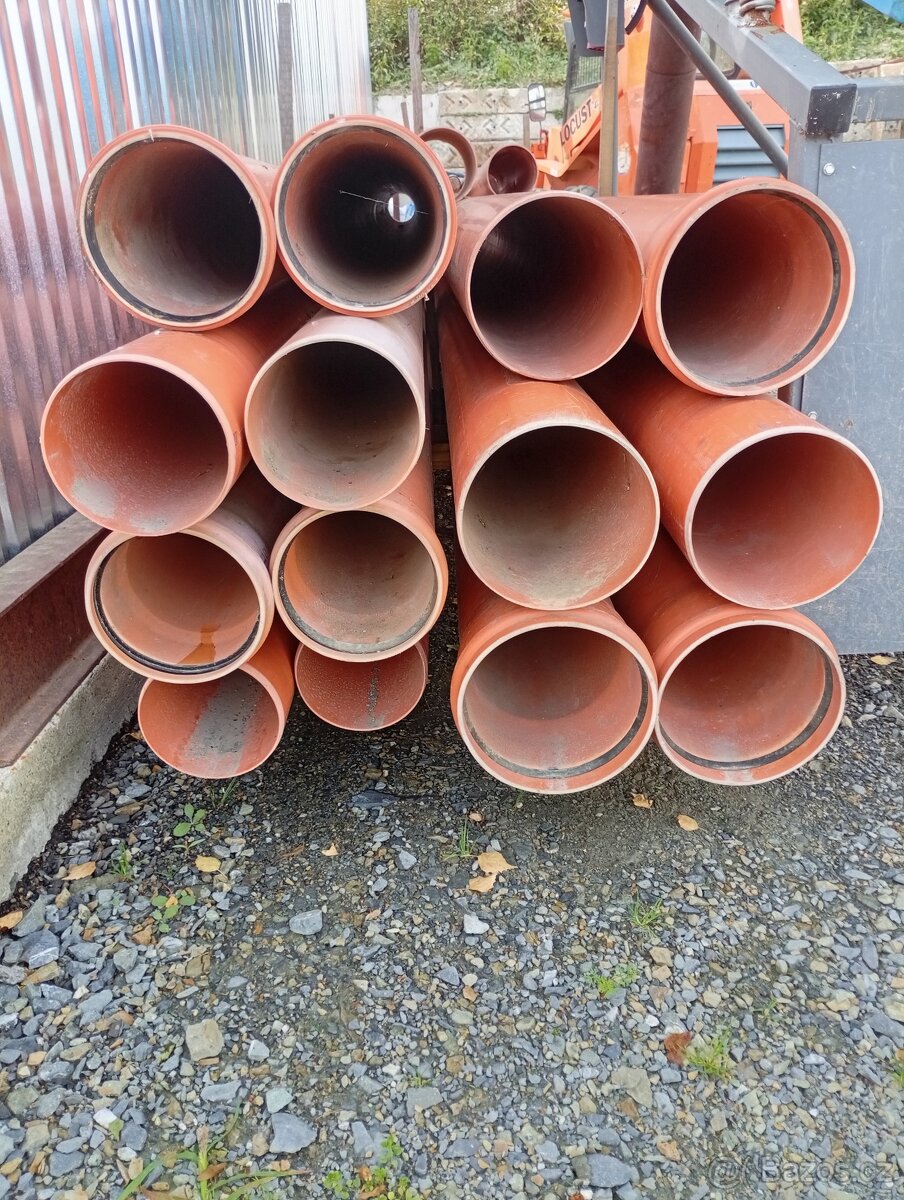 Kanalizační trubky