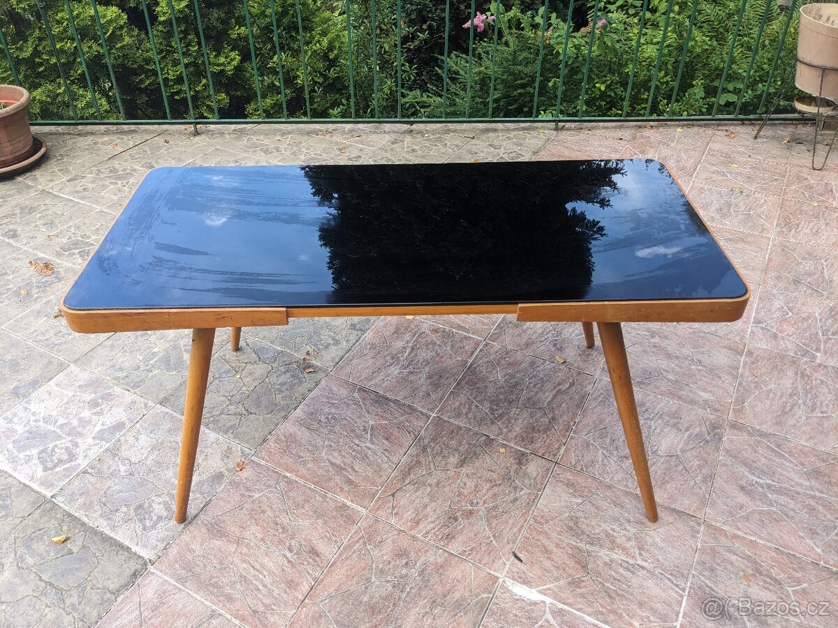 Retro stůl brusel (60. léta) z opaxitu v hezkém stavu