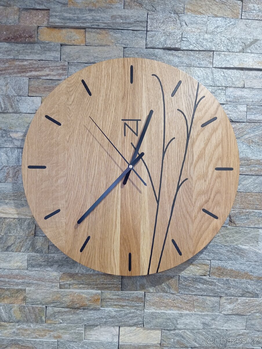 Hodiny masiv dub 45cm (2,5cm tl)