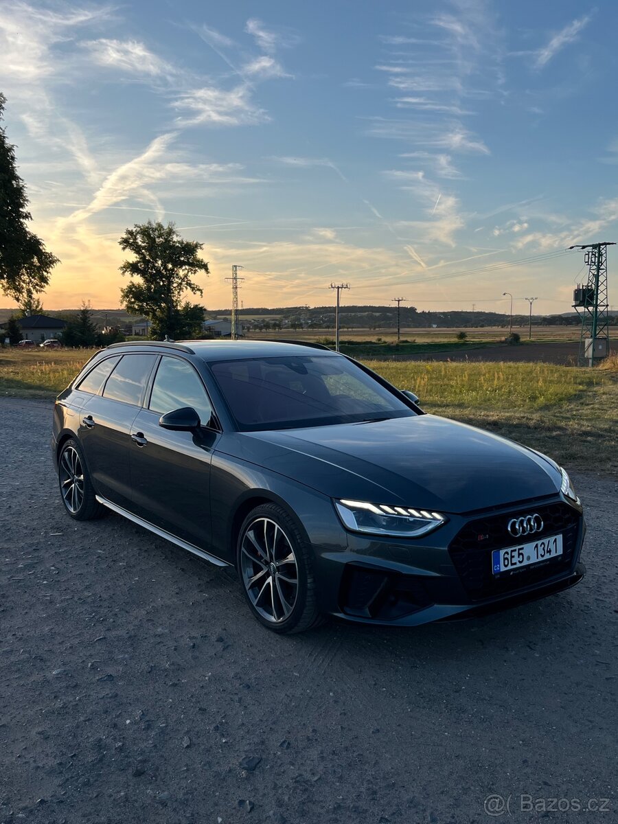 Audi A4 Avant S line