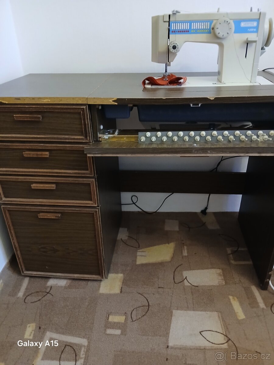 šicí stroj veritas