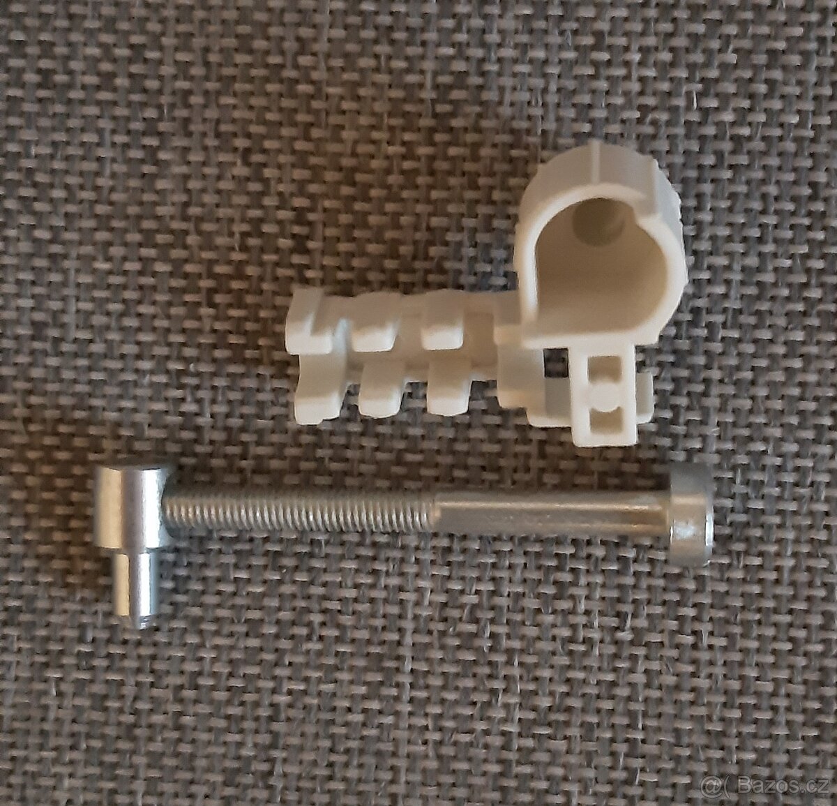 NAPÍNACÍ ŠROUB NA PILY STIHL