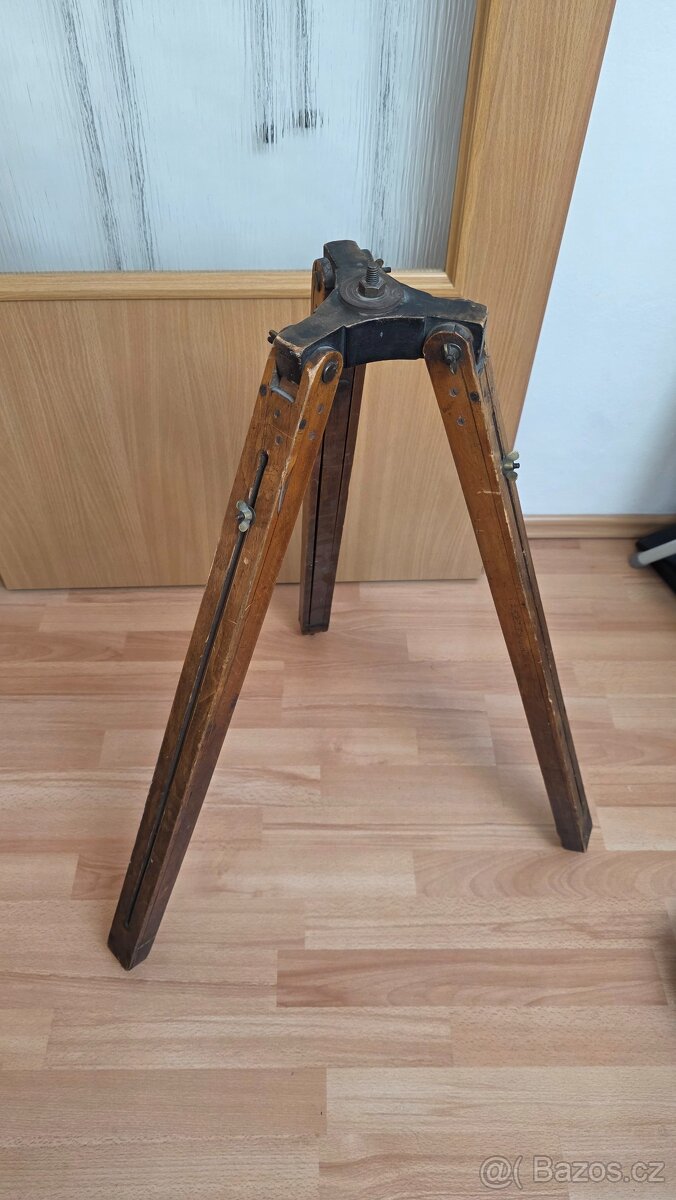 Starý retro stoja stativ