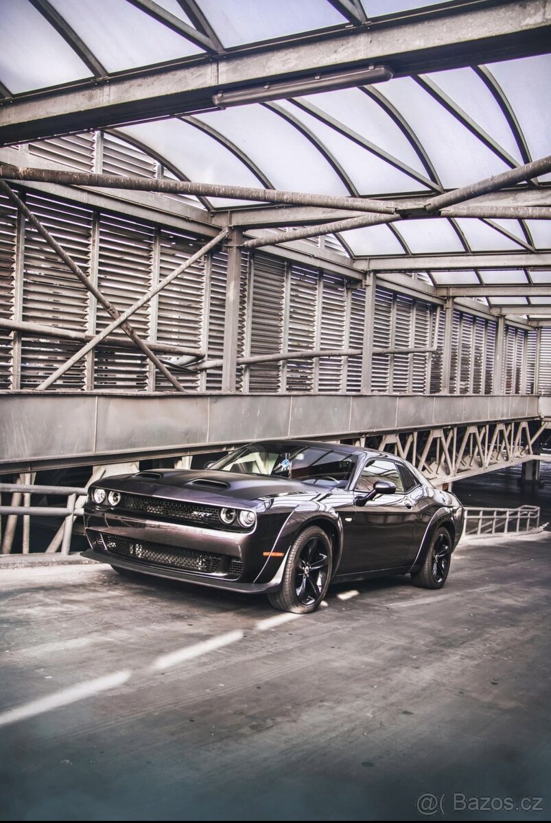 Dodge Challenger 5,7