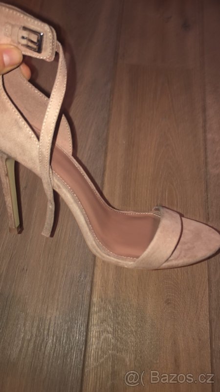 Nové. TOPSHOP