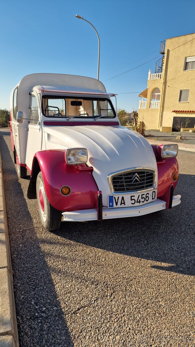 Citroen 2CV Furgonette, 4 místné