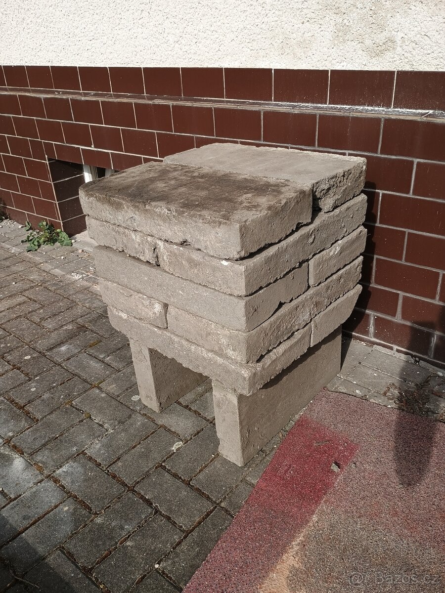 Betonové přírodní obrubníky